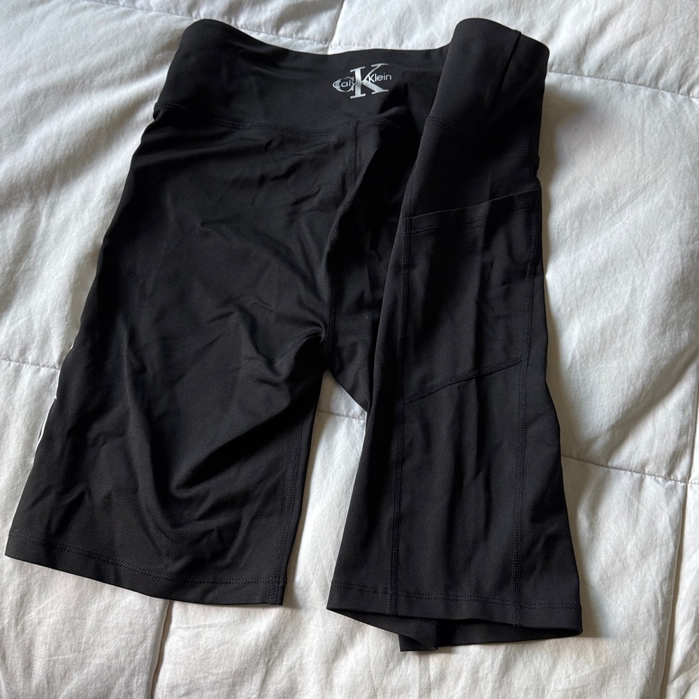 Calvin Black bike Shorts - Picture 3 of 4